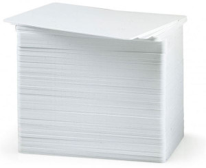 CONFEZIONE DA 500 CARD BIANCHE DA 0.76MM                              IN USO SU TUTTI I TIPI DI STAMPANTI